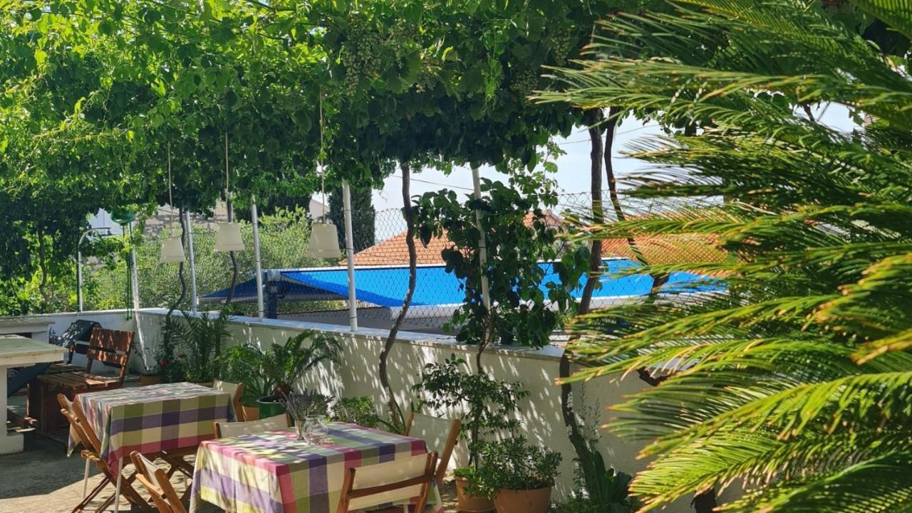 Guesthouse Lidija Sutivan ภายนอก รูปภาพ