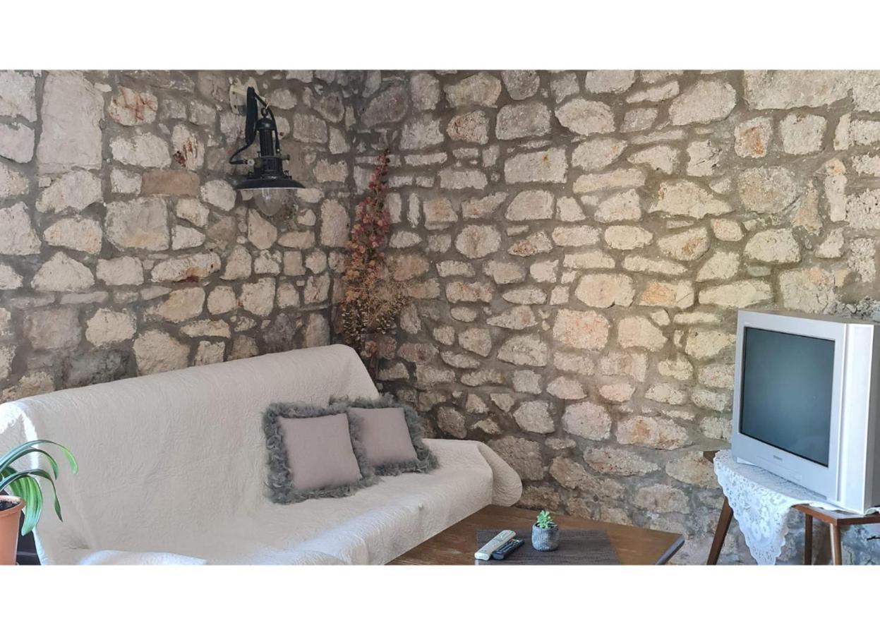Guesthouse Lidija Sutivan ภายนอก รูปภาพ