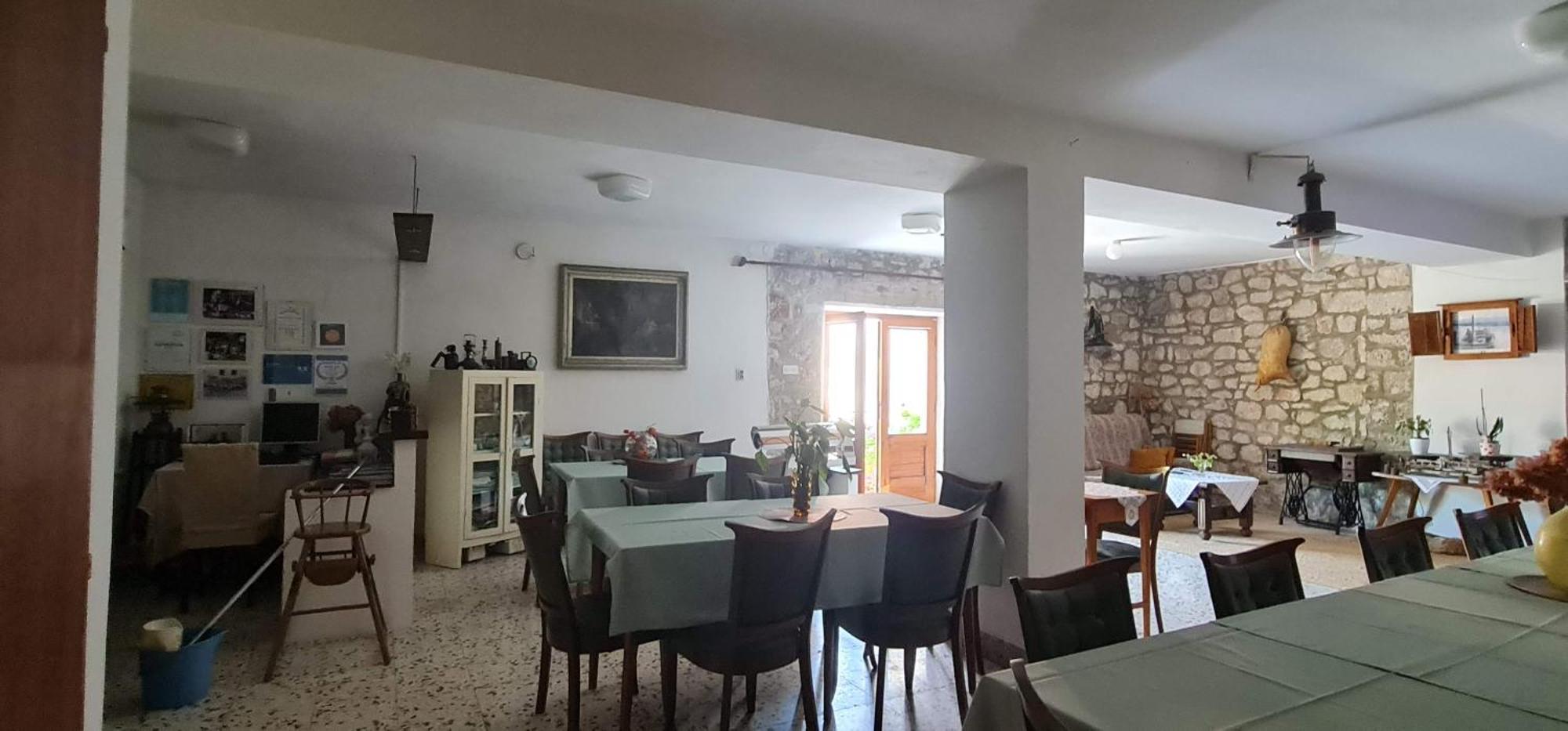 Guesthouse Lidija Sutivan ภายนอก รูปภาพ