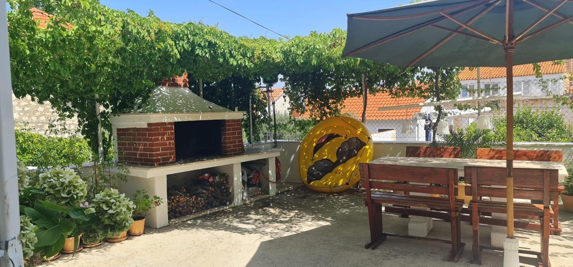 Guesthouse Lidija Sutivan ภายนอก รูปภาพ